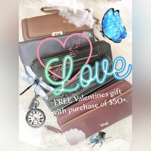 GIFT WITH PURCHASE Chic Multi-Color Wallets!